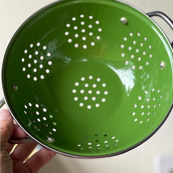 Vintage Lime Green Enamelware Colander Strainer with Handles - Picture 2 of 4
